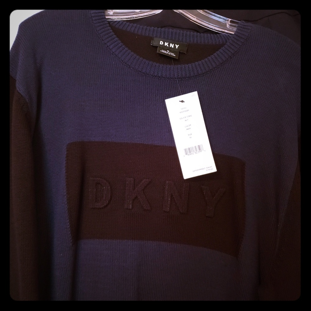 DKNY Mens crew neck sweater